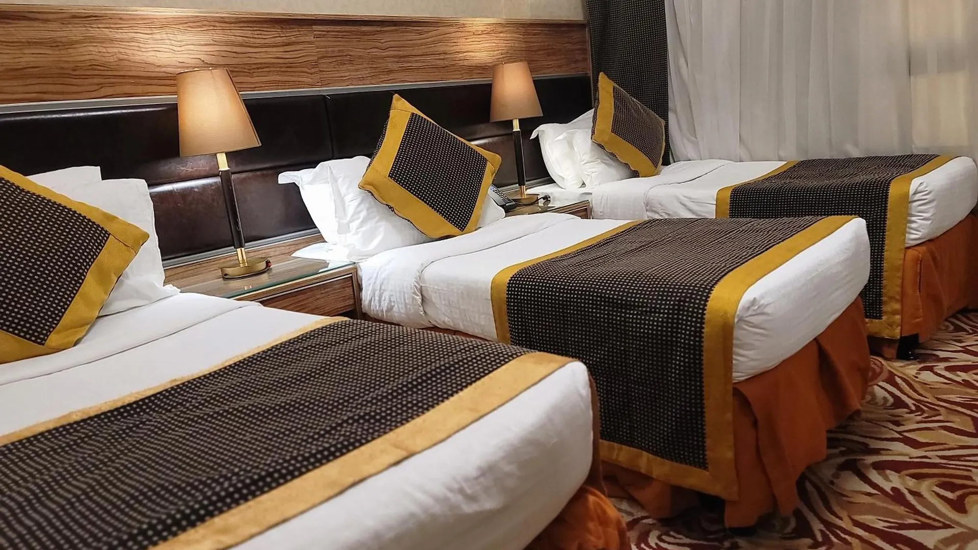 Golden Tulip Al Shakreen Medina Hotel