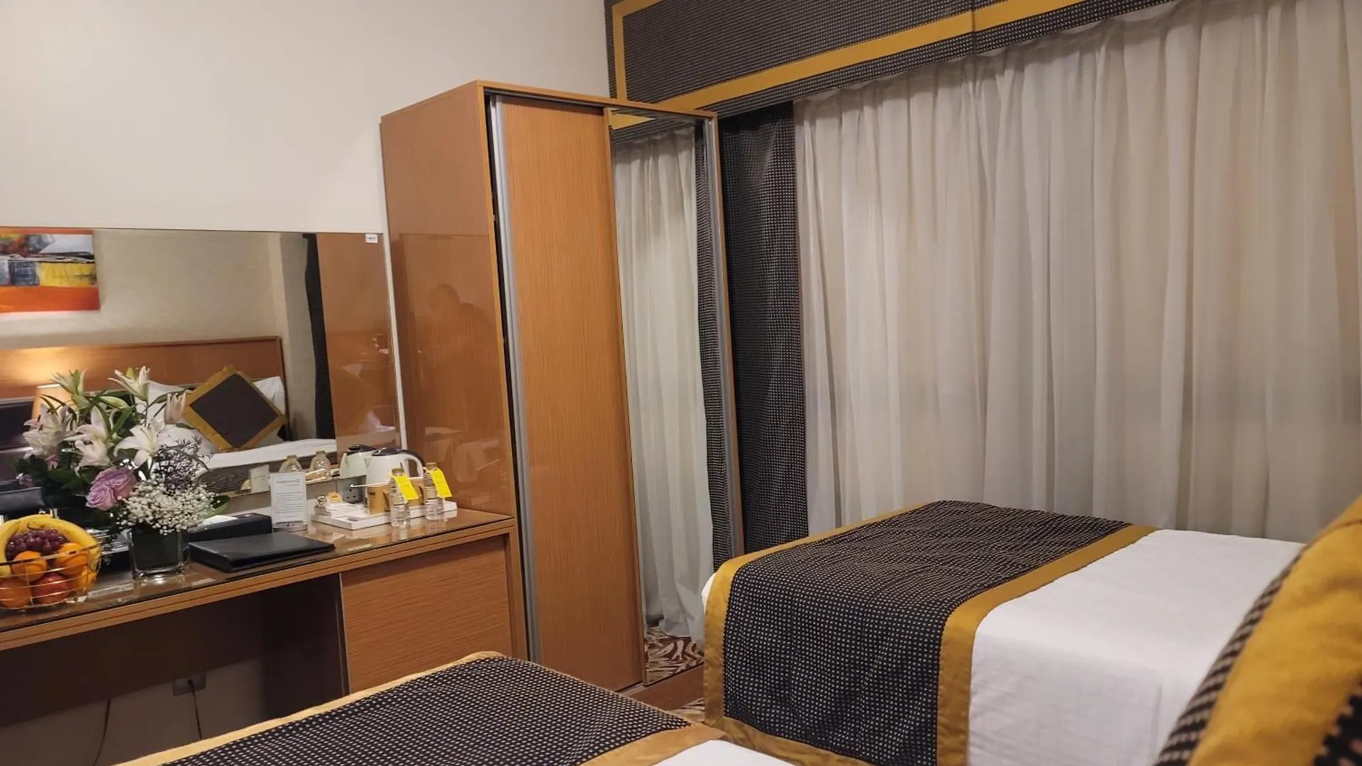 Golden Tulip Al Shakreen Medina Hotel