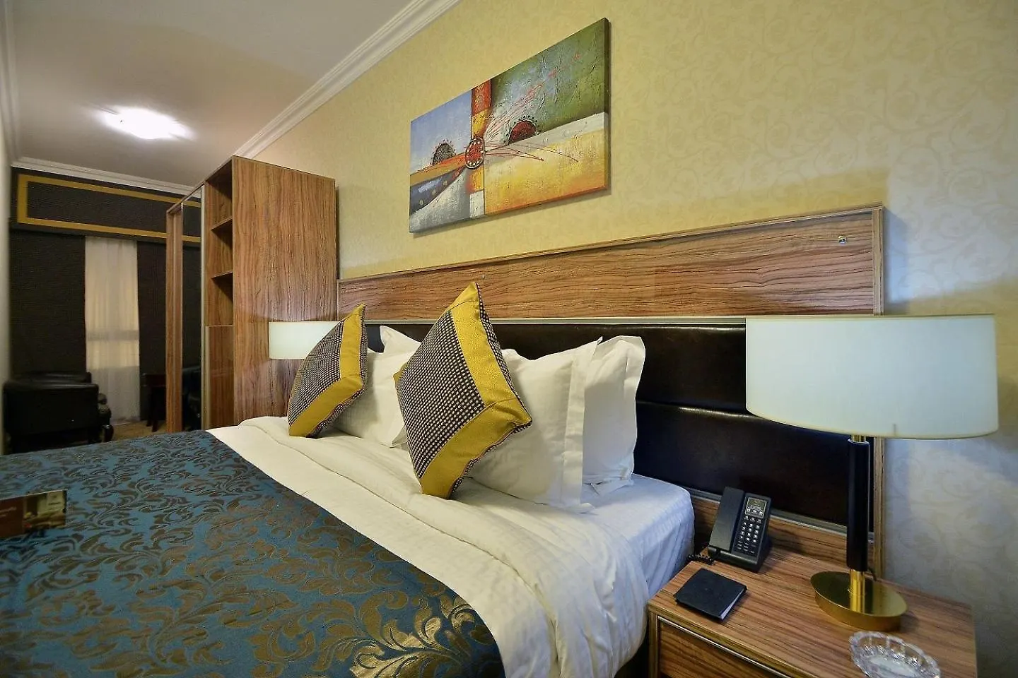 Golden Tulip Al Shakreen Medina