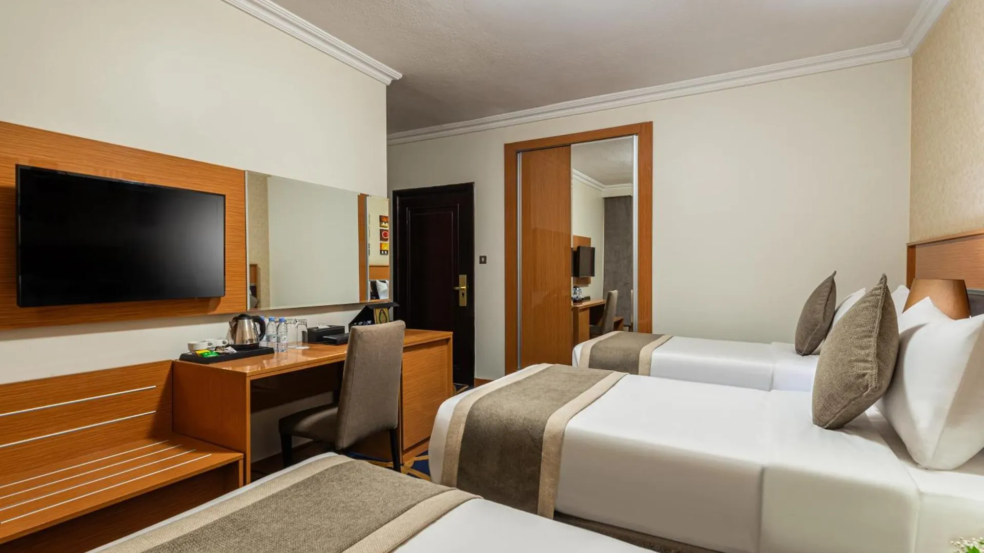 Hotel Golden Tulip Al Shakreen Medina