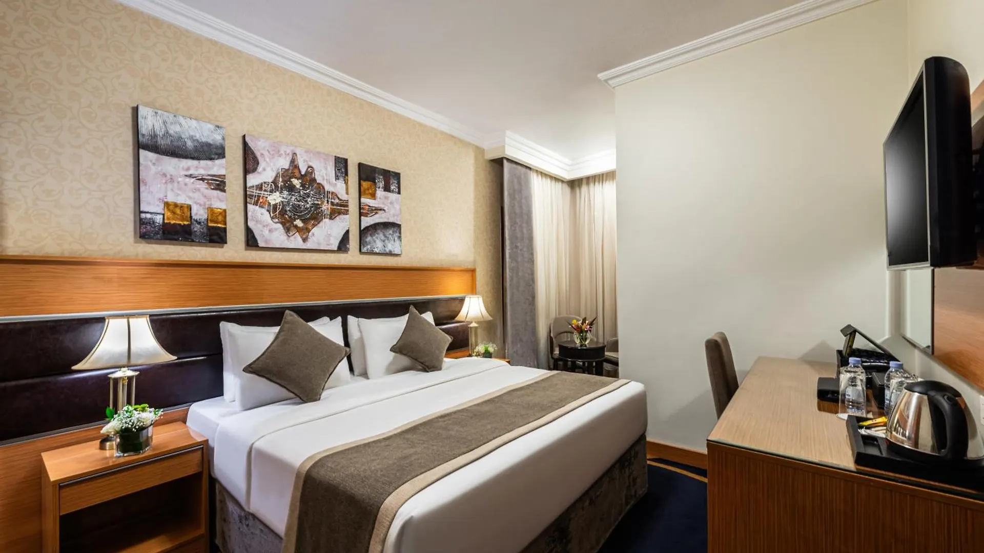 Golden Tulip Al Shakreen Medina