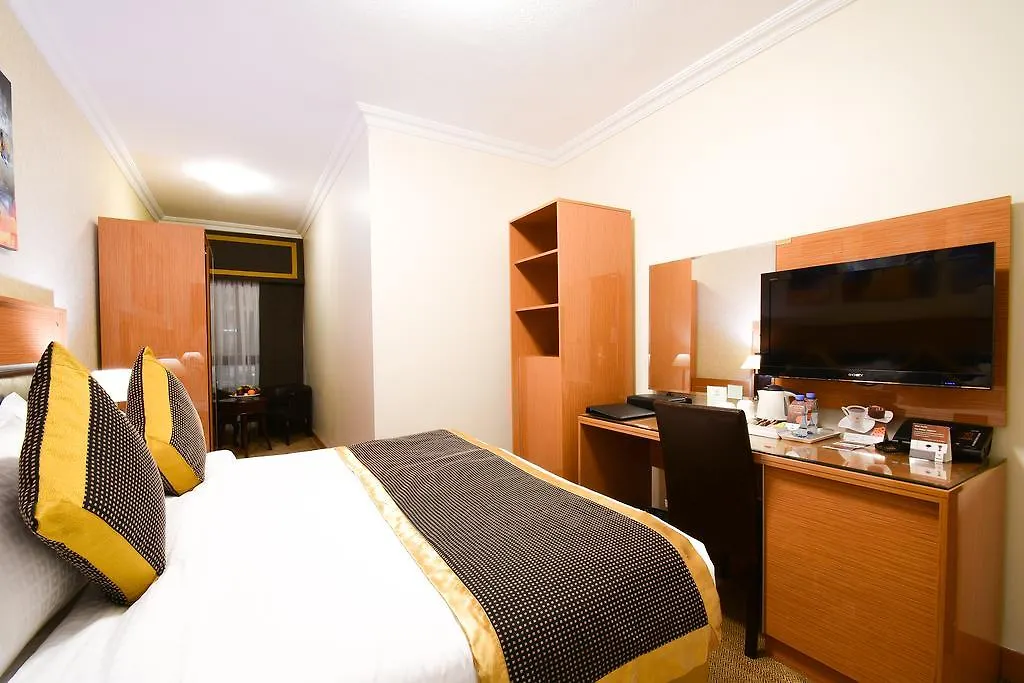 Golden Tulip Al Shakreen Medine 3*,